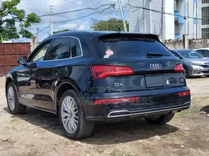 Audi Q5 2018 Matt Black