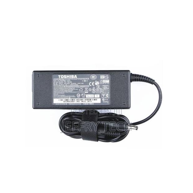 Toshiba Toshiba Charger 19V 4.74a (5525) + Cable