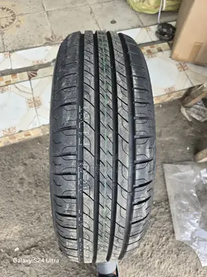 225/65r17 Vantage Tire