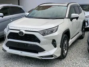 Toyota RAV4 Limited AWD 2019 White