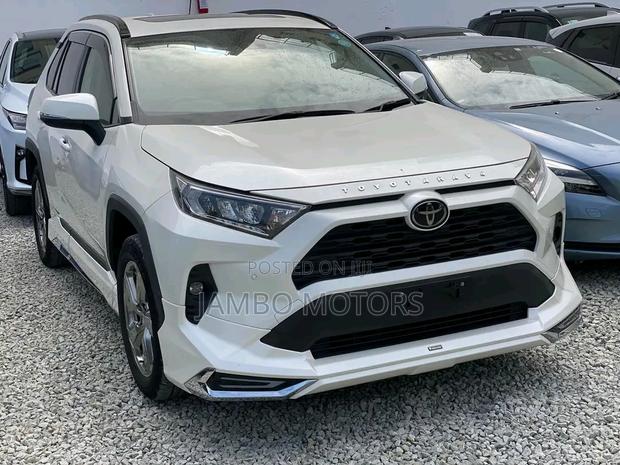 Toyota RAV4 Limited AWD 2019 White - thumbnail 3