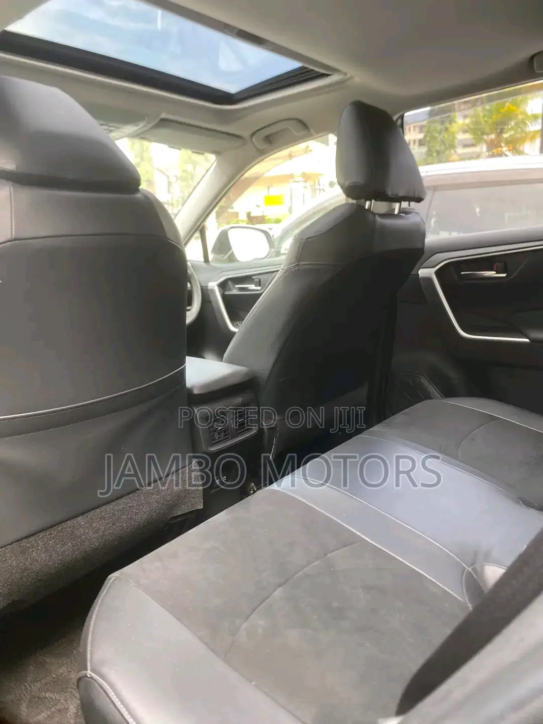 Toyota RAV4 Limited AWD 2019 White