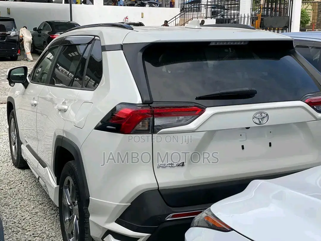 Toyota RAV4 Limited AWD 2019 White