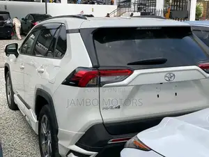 Toyota RAV4 Limited AWD 2019 White