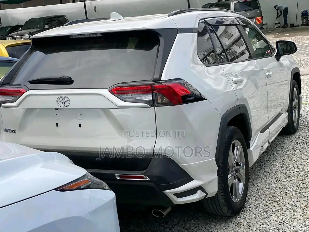 Toyota RAV4 Limited AWD 2019 White
