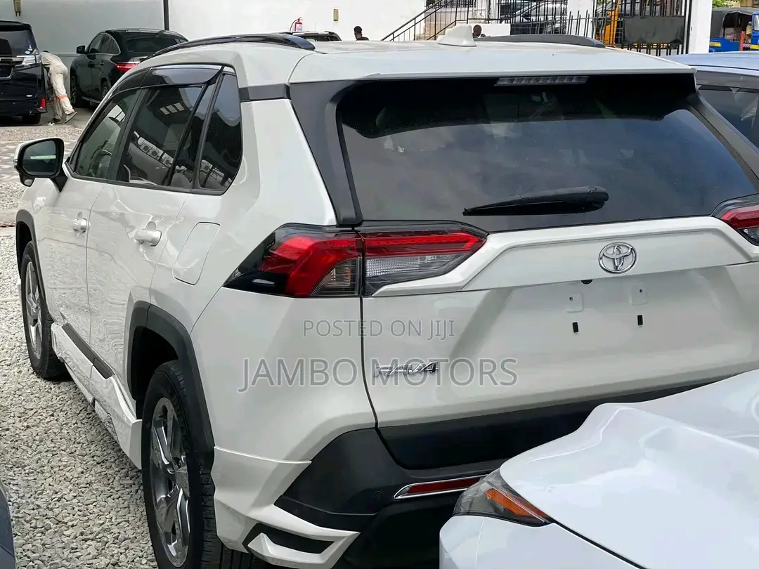 Toyota RAV4 Limited AWD 2019 White
