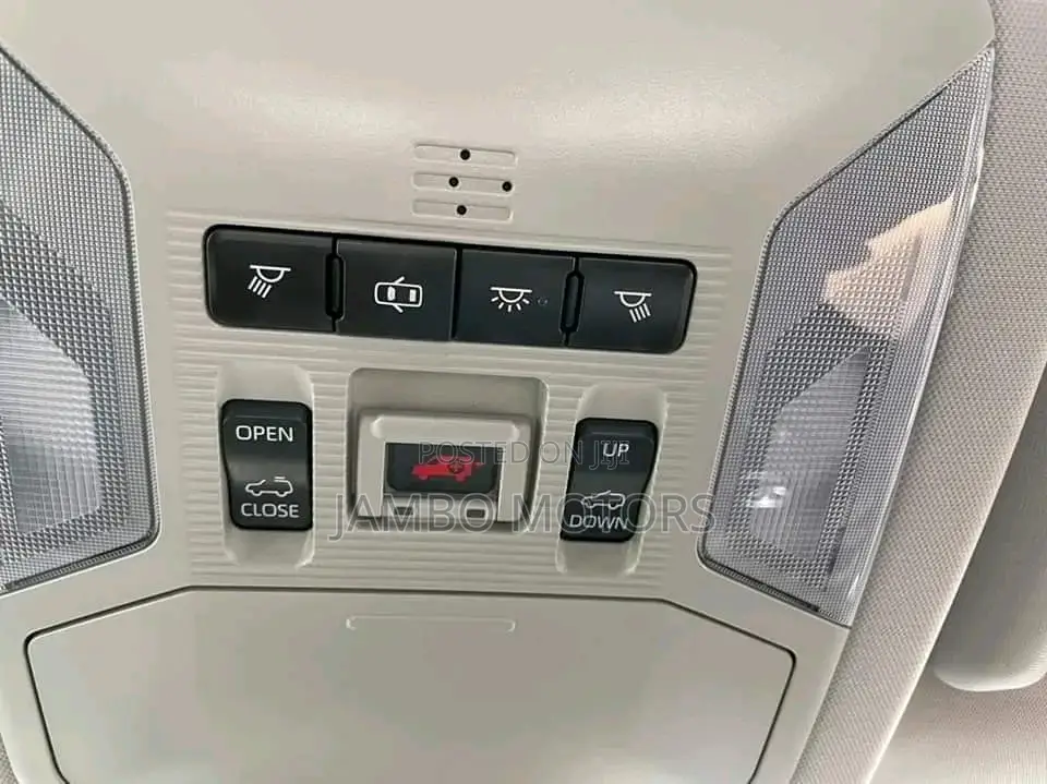 Toyota RAV4 Limited AWD 2019 White