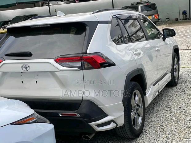 Toyota RAV4 Limited AWD 2019 White - thumbnail 13