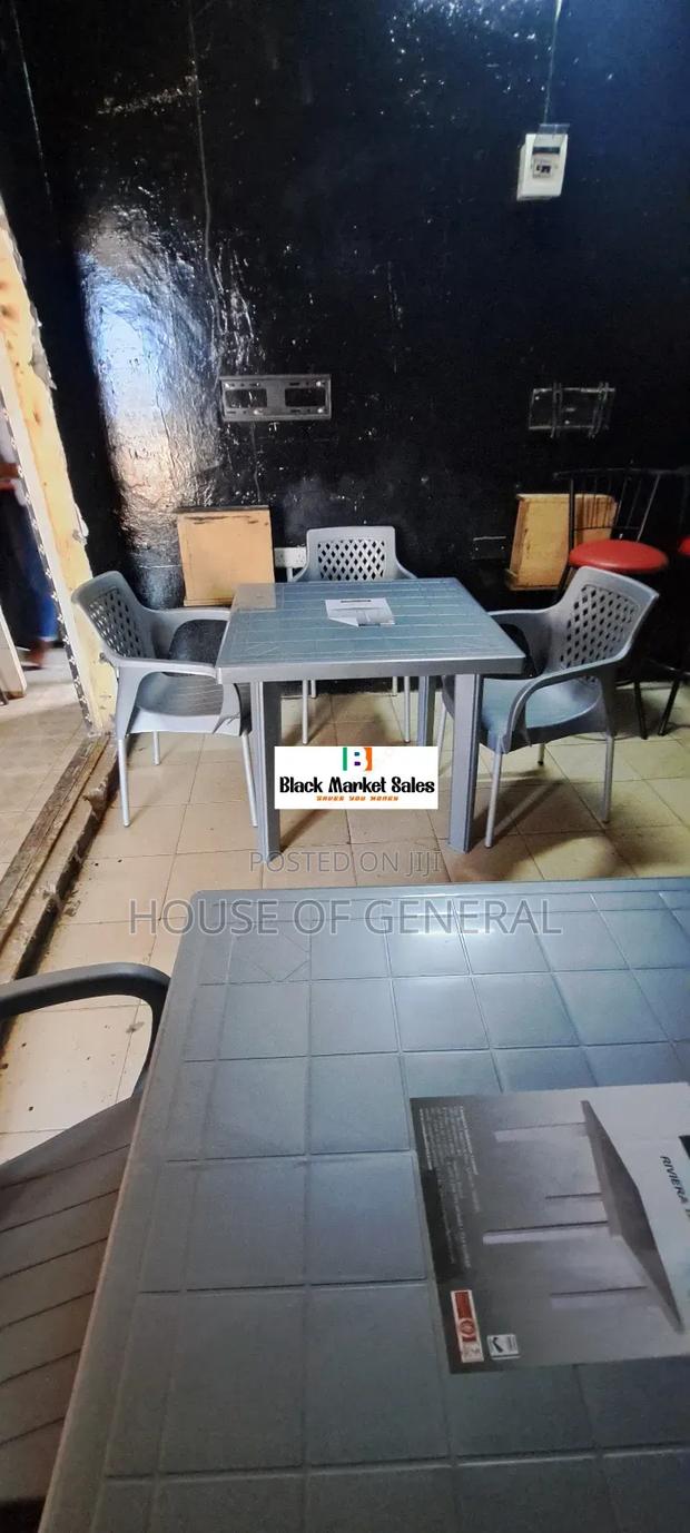 Sets 3 Plastic Chair With Metal Legs and 1 Table