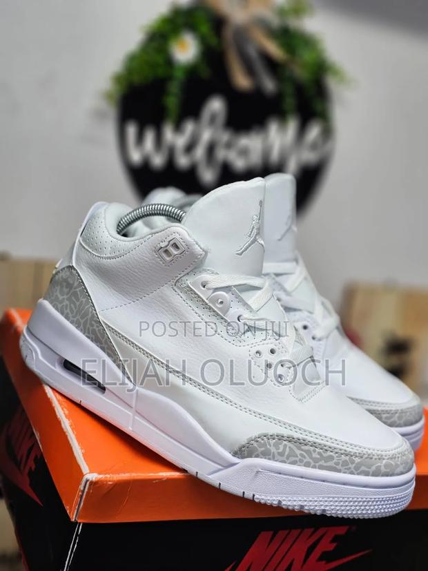 Air Jordan 3 - main view
