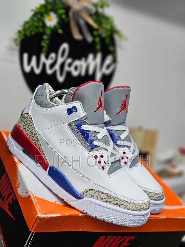 Air Jordan 3 - thumbnail 3