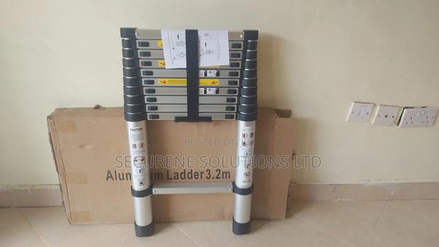 3.2m Single Telescopic Ladder - thumbnail 2