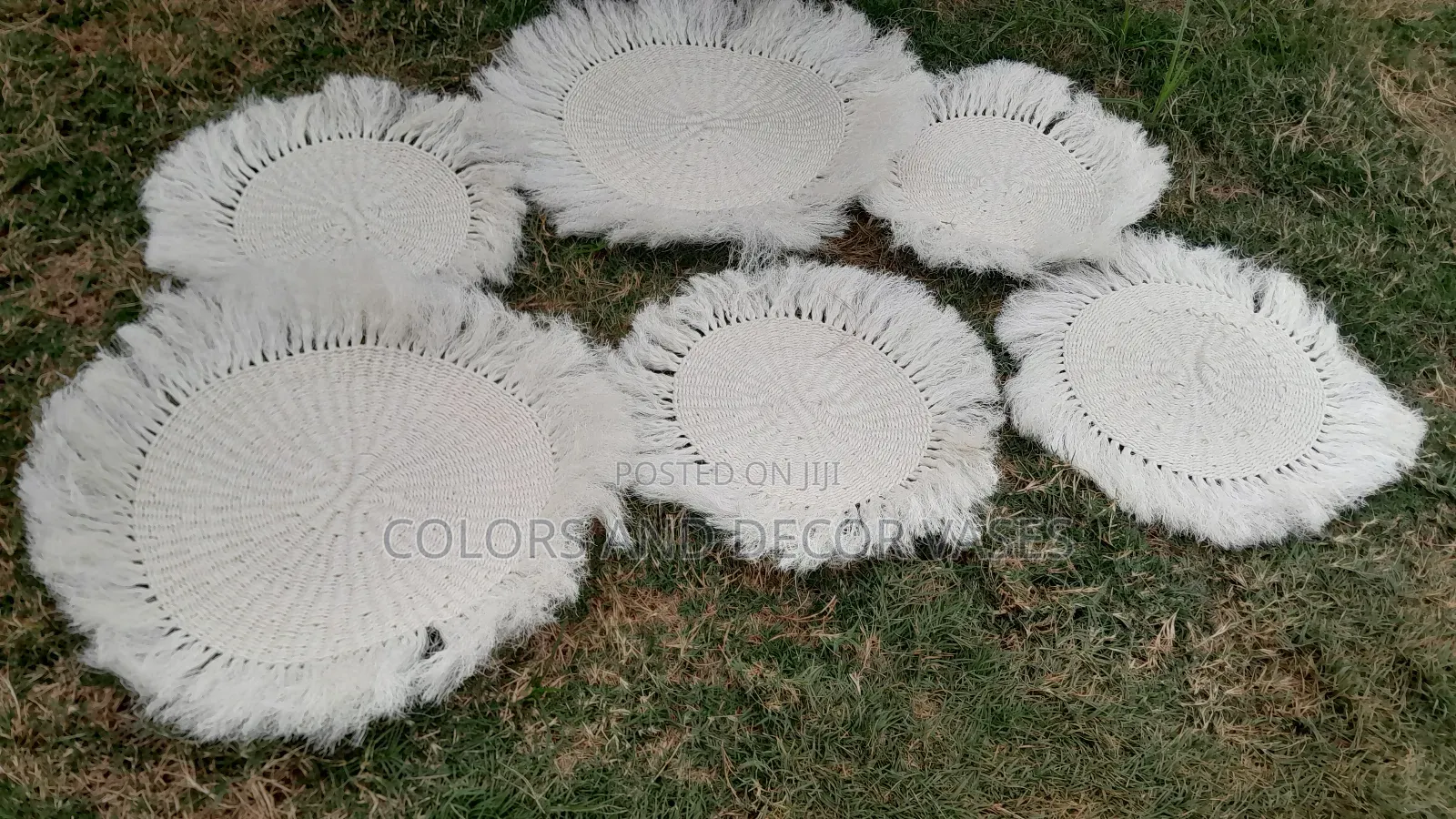 Table Mats White 500 Shillings