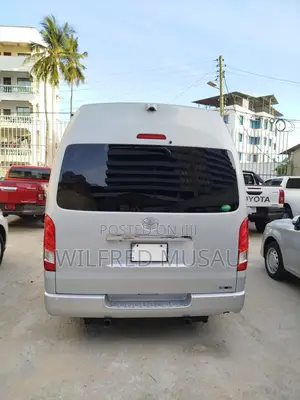 Toyota Grand HiAce 2017 Silver