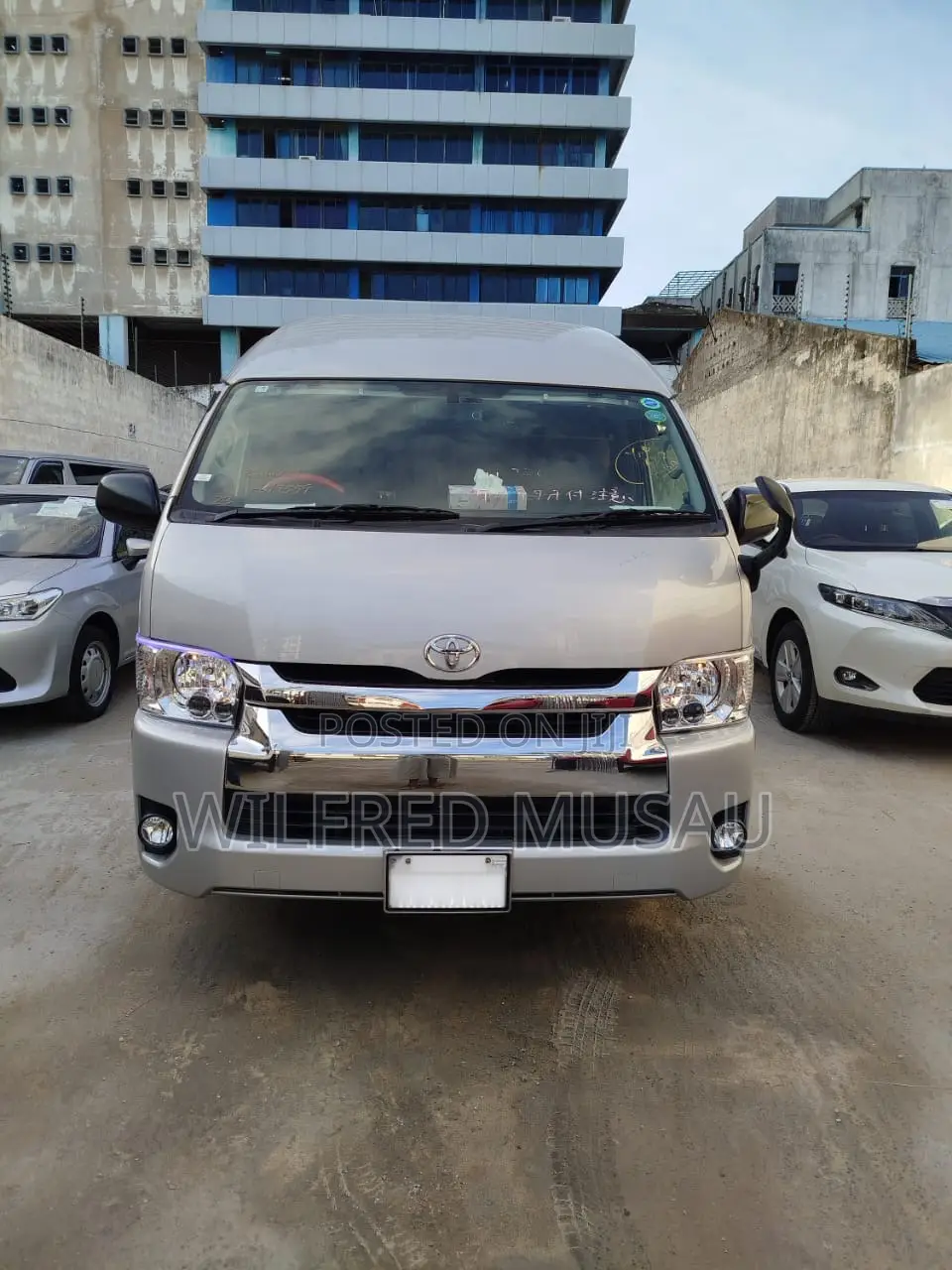 Toyota Grand HiAce 2017 Silver