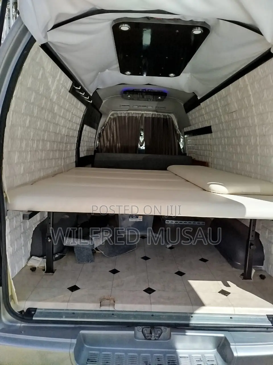 Toyota Grand HiAce 2017 Silver
