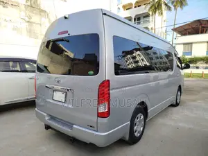 Toyota Grand HiAce 2017 Silver