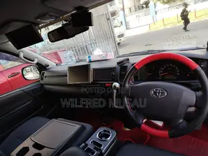 Toyota Grand HiAce 2017 Silver