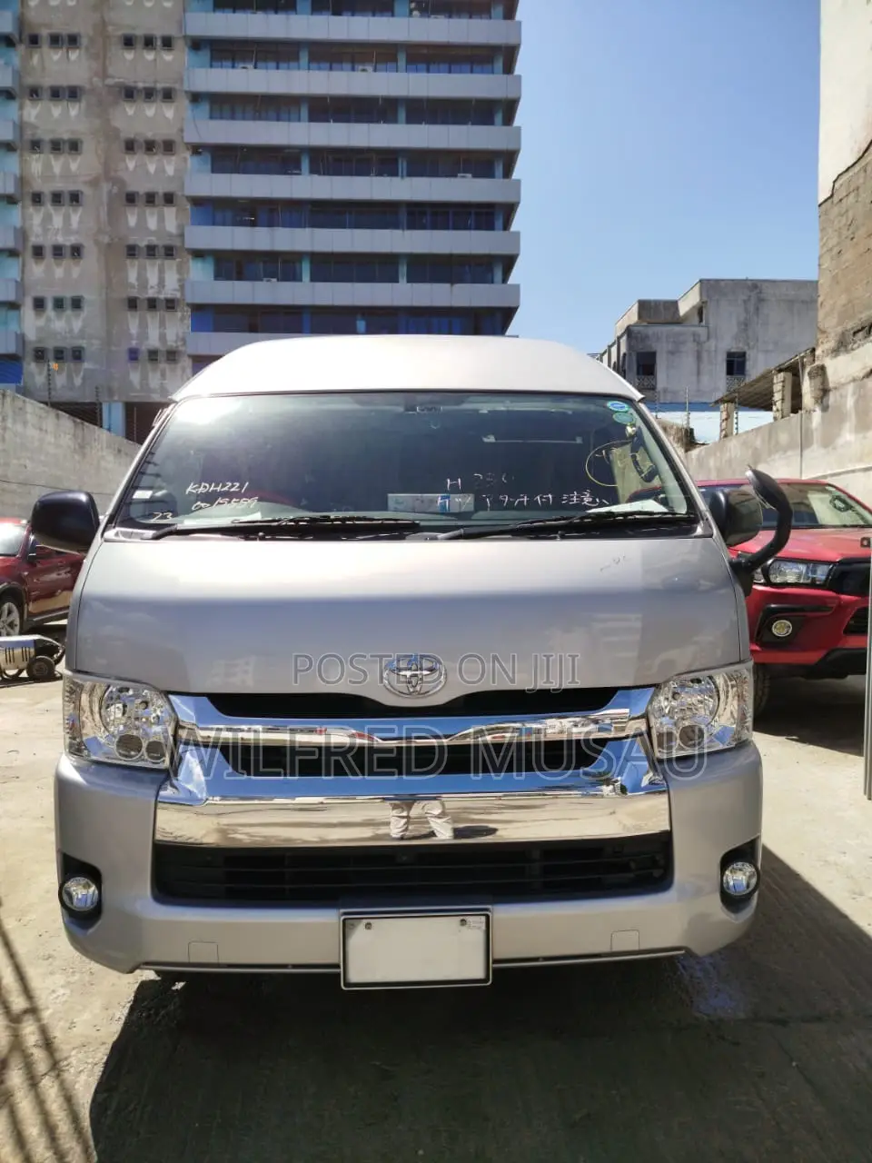 Toyota Grand HiAce 2017 Silver