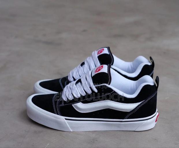 Knu Vans Off the Wall - main view