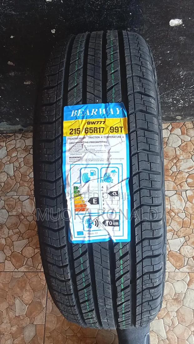 215/65r17 Bearway Tyre