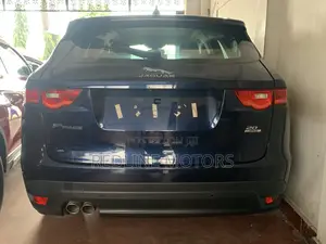 Jaguar F-Pace 20d 2017 Blue
