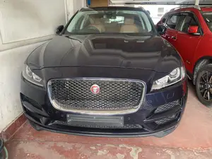 Jaguar F-Pace 20d 2017 Blue
