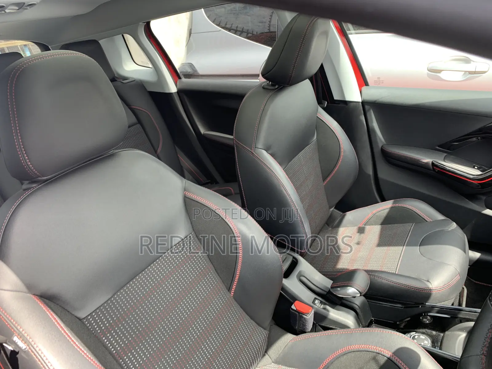Peugeot 2008 1.2 PureTech (130 Hp) 2017 Red