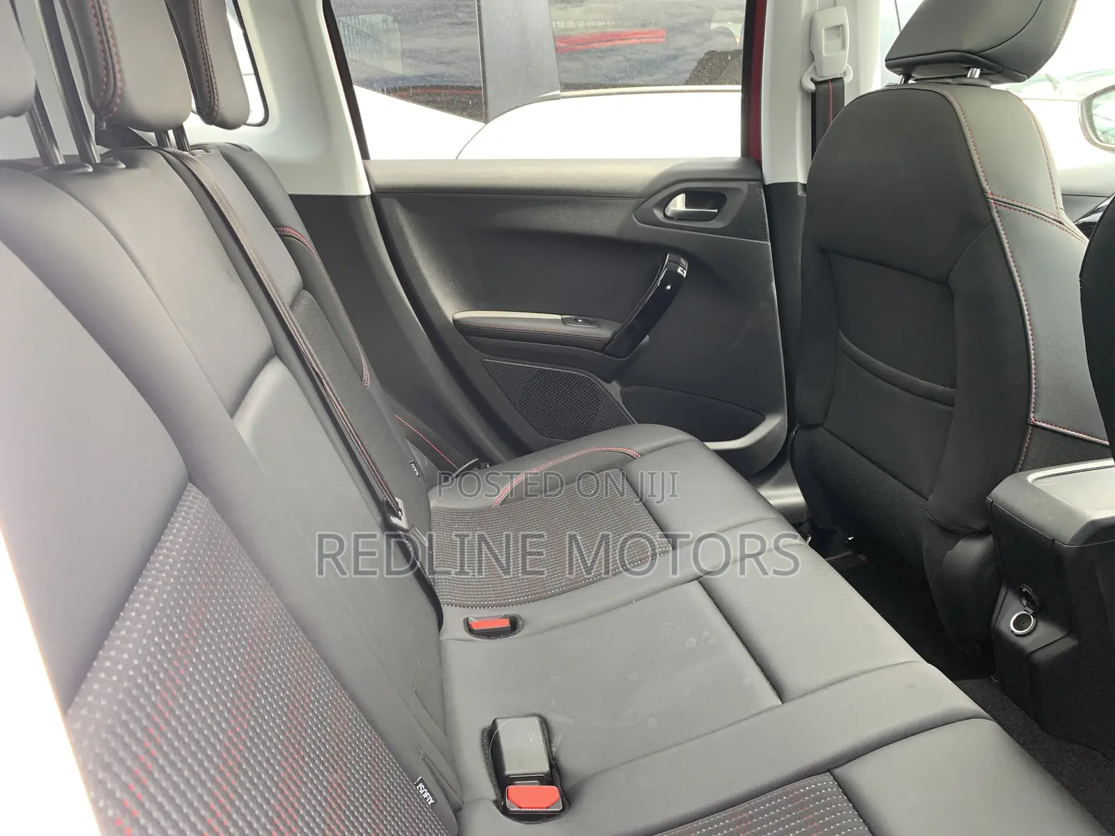 Peugeot 2008 1.2 PureTech (130 Hp) 2017 Red