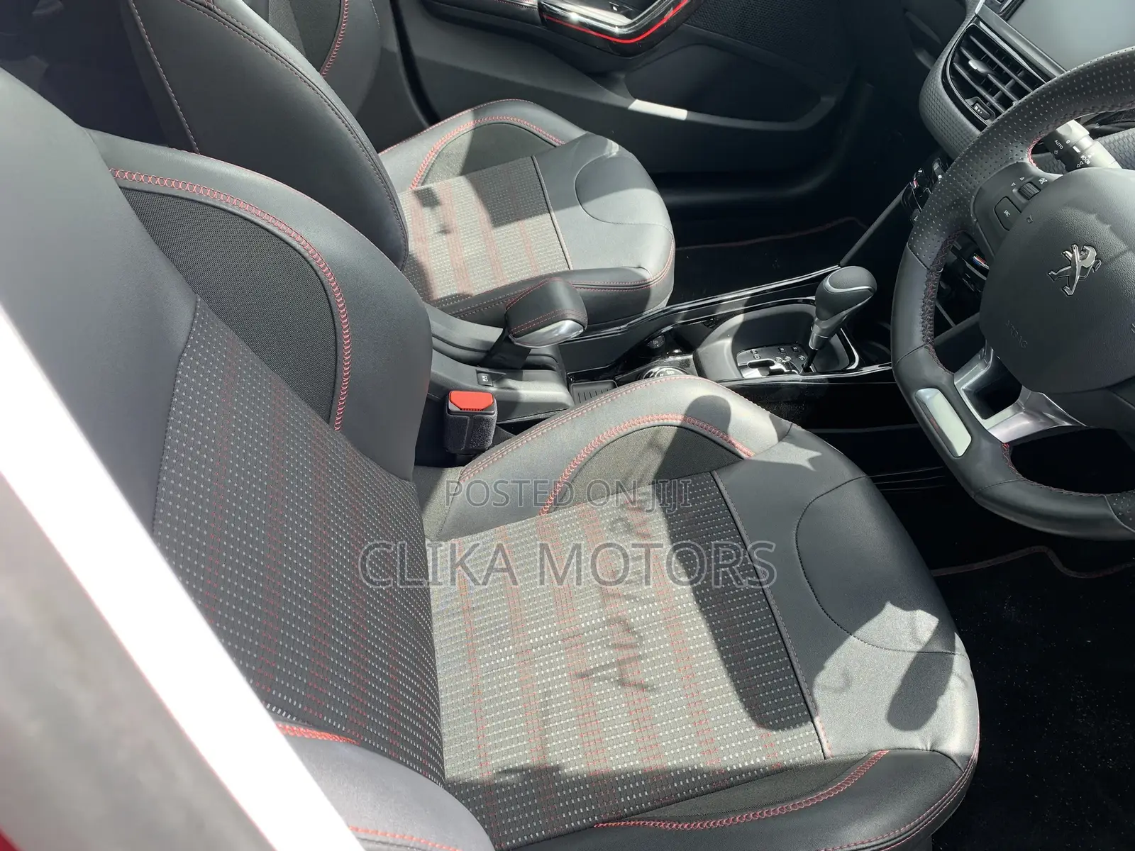 Peugeot 2008 1.2 PureTech (130 Hp) 2017 Red
