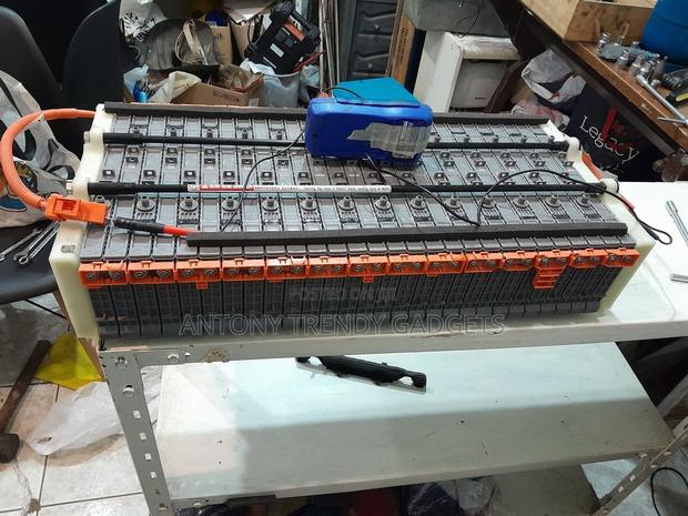 Fielder Hybrid, Axio Hybrid/Axela Hybrid/Hybrid Solutions Ba - main view