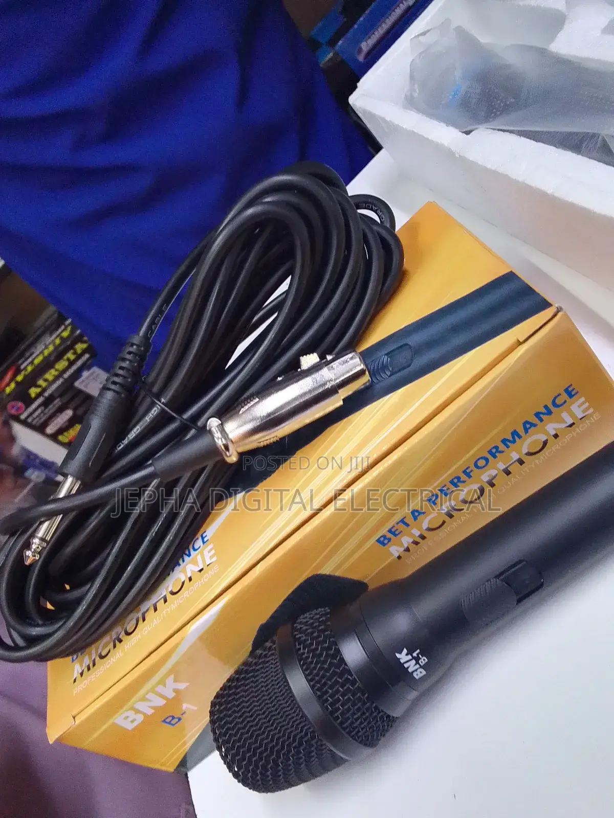 BNK -B1 Corded Microphone