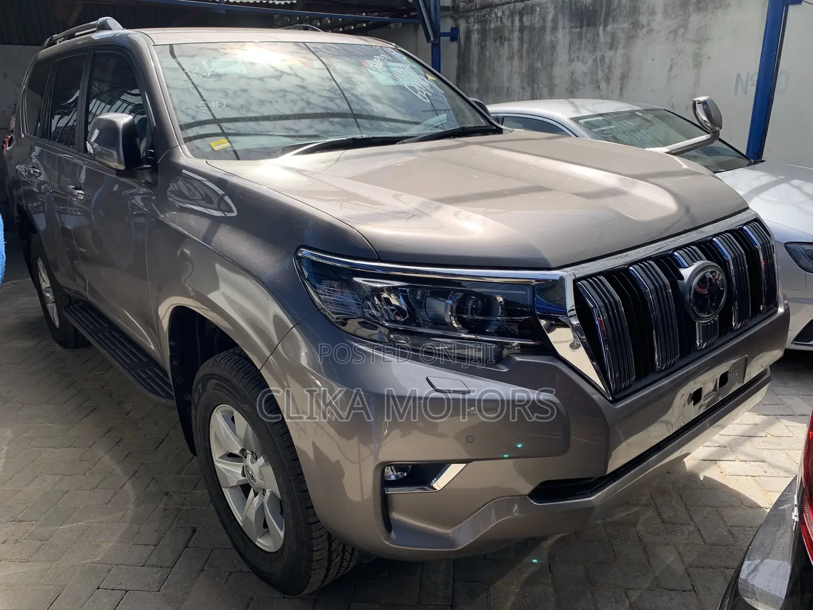 Toyota Land Cruiser Prado 2.7 2017 Brown