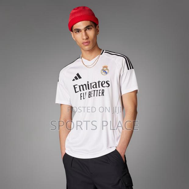 Real Madrid 24/25 Home Kit - thumbnail 3
