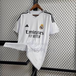 Real Madrid 24/25 Home Kit - thumbnail 2