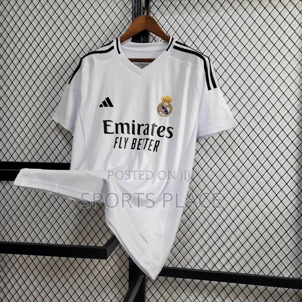 Real Madrid 24/25 Home Kit - main view