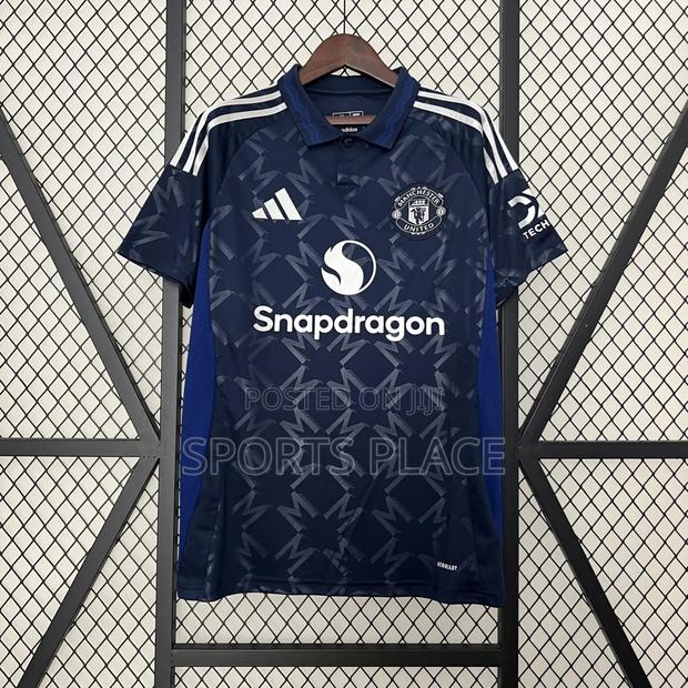 New Manchester United 24/25 Away Jersey Kit - main view