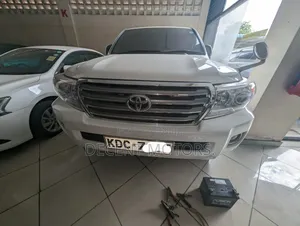 Toyota Land Cruiser 4.6 V8 ZX 2014 White