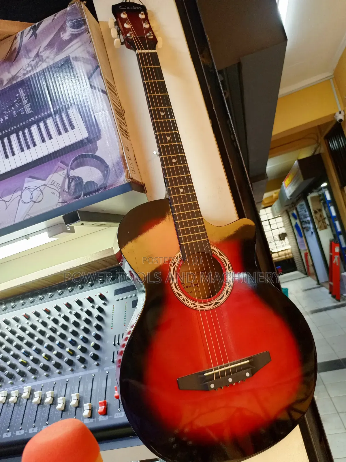 Box Guitar