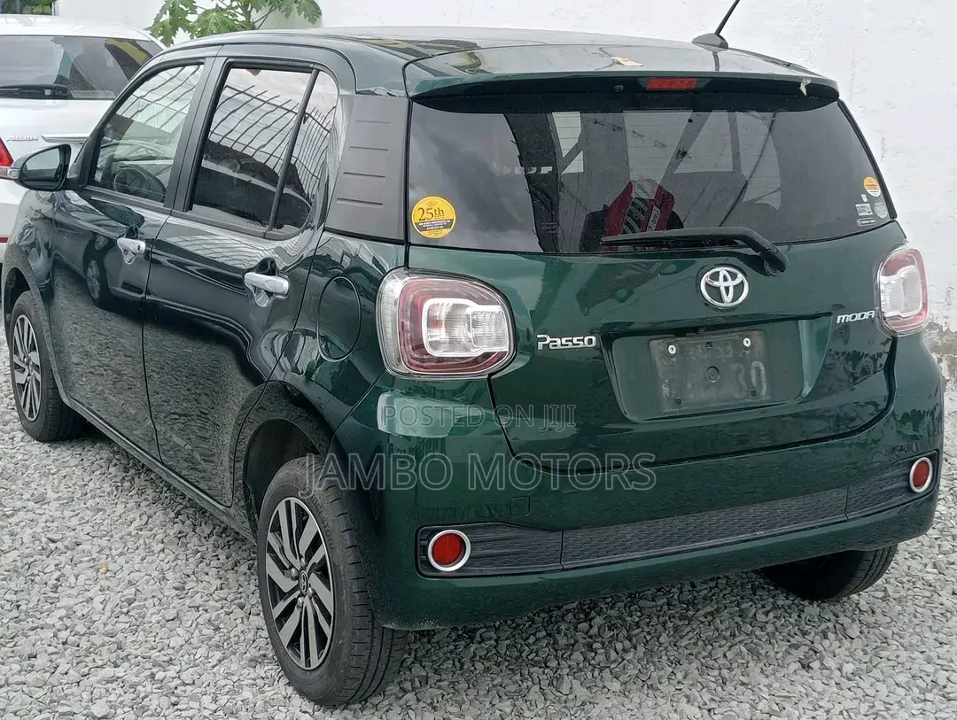 Toyota Passo 1.0 FWD 2017 Green