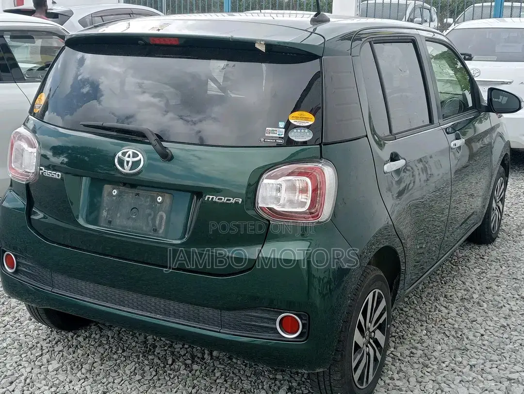 Toyota Passo 1.0 FWD 2017 Green