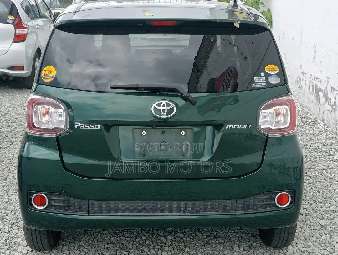 Toyota Passo 1.0 FWD 2017 Green