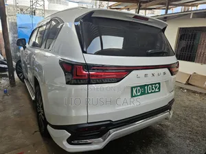 Lexus LX 2021 White