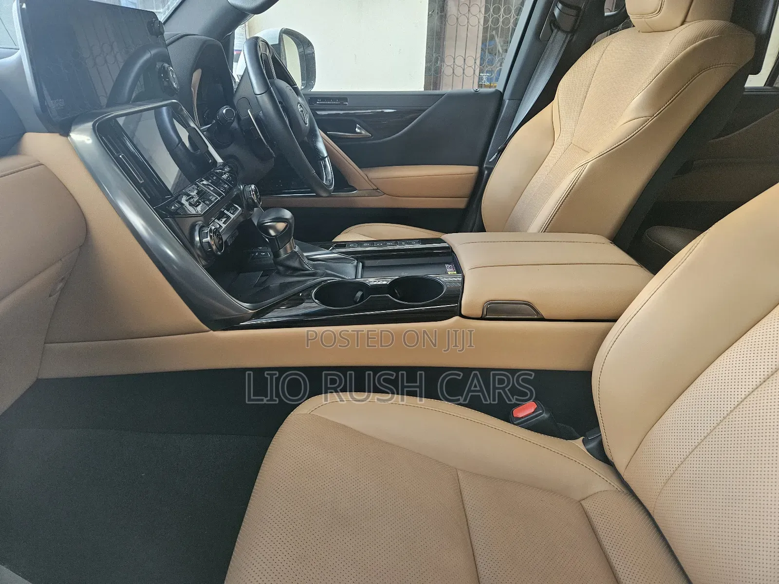 Lexus LX 2021 White