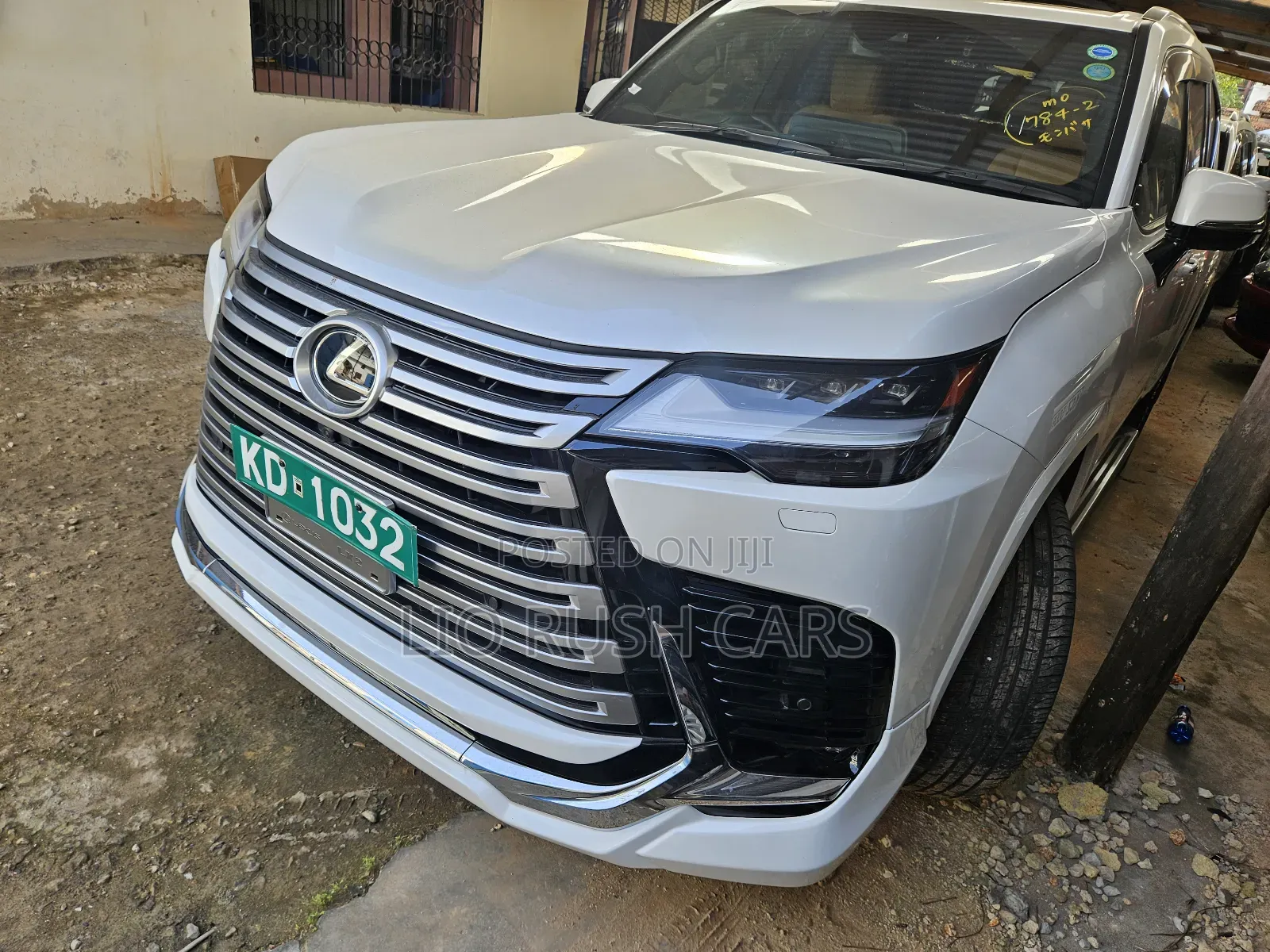 Lexus LX 2021 White