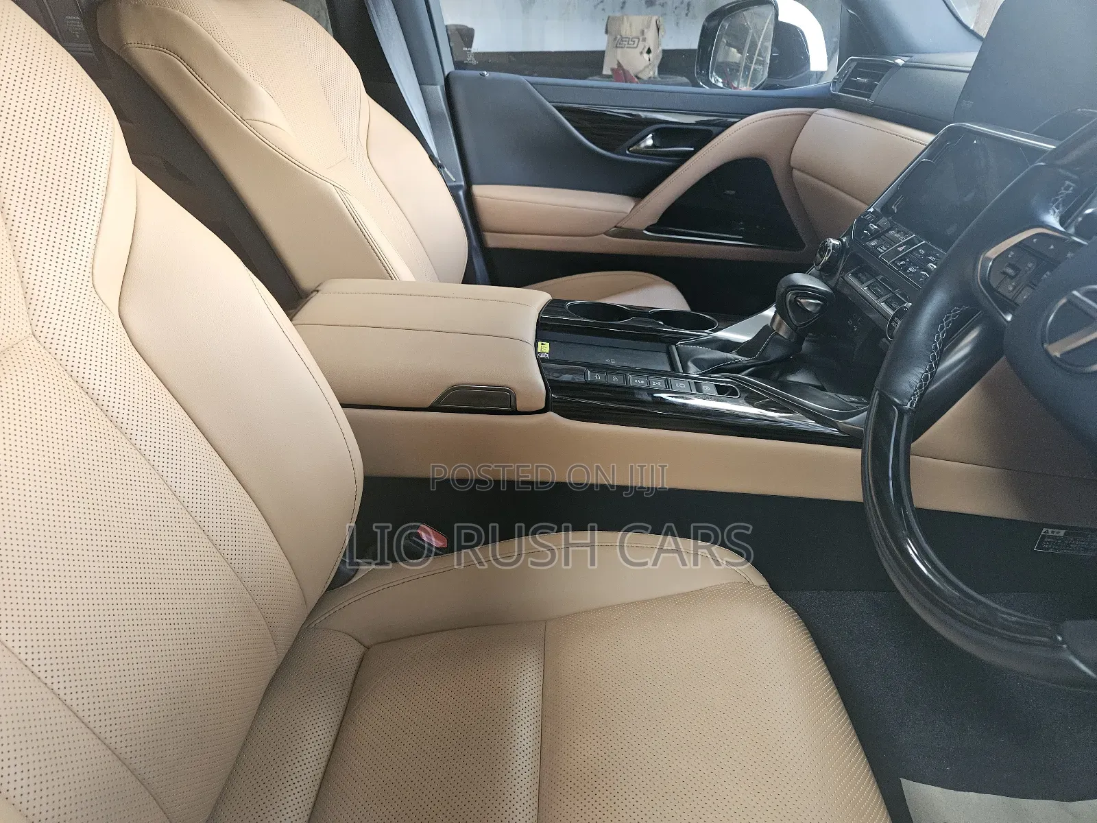 Lexus LX 2021 White
