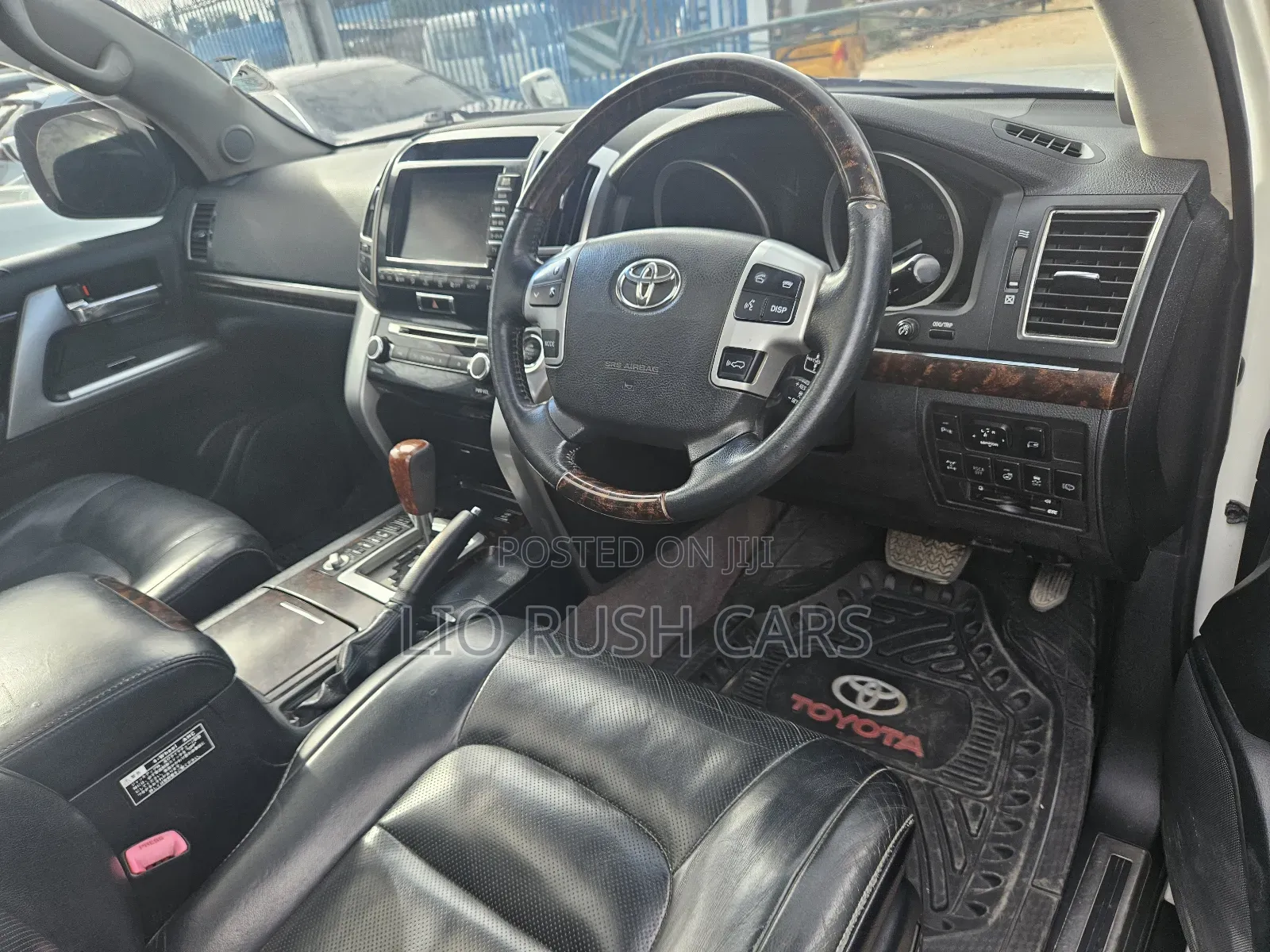 Toyota Land Cruiser 2015 White