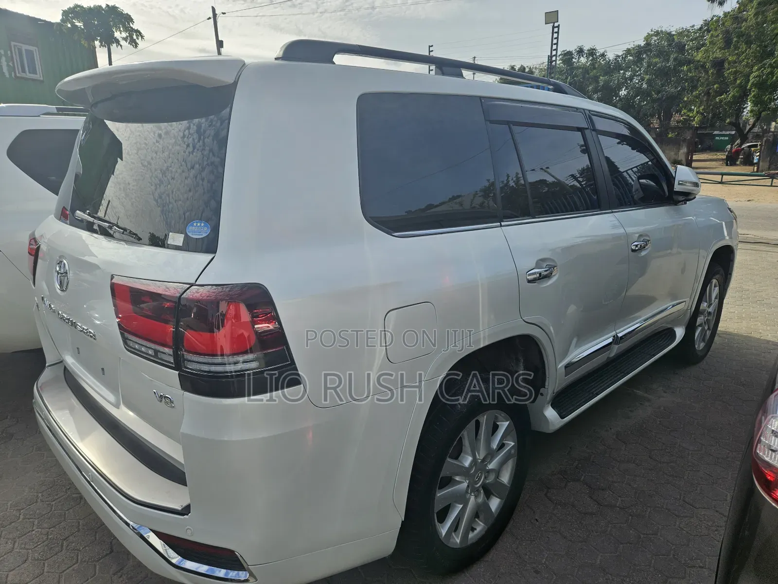 Toyota Land Cruiser 2015 White