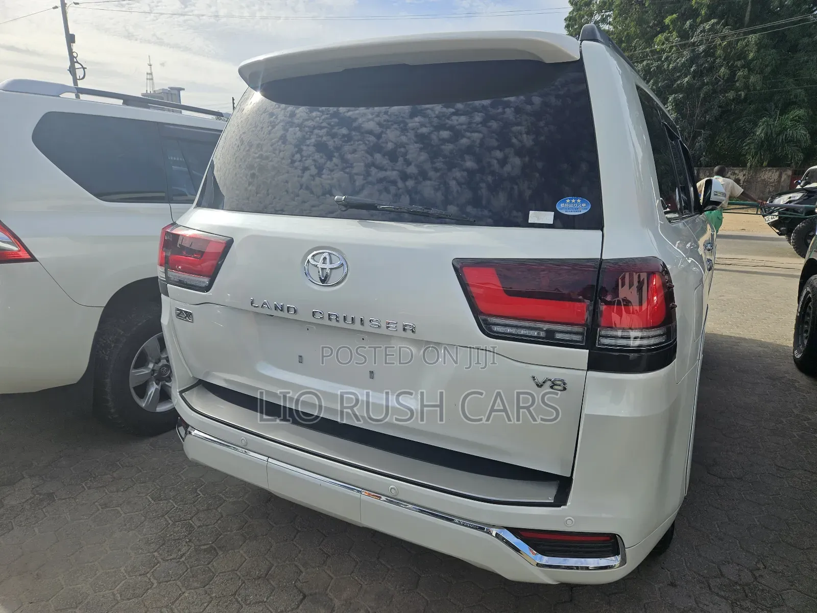 Toyota Land Cruiser 2015 White