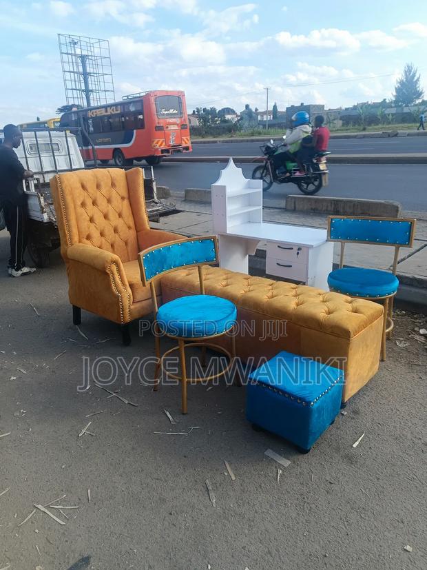 Pedicure Seat, Stool, Ottoman and Manicure Set - thumbnail 4